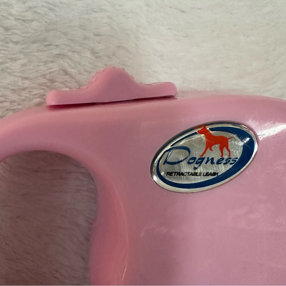 Dogness pink retractable leash 13’ or 158” - Picture 5 of 15